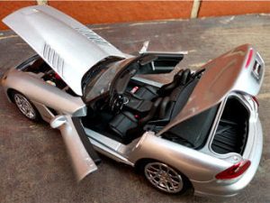 Franklin Mint Dodge Viper SILVER SRT/10 (2003-2006) Convertible Diecast Scale Model.